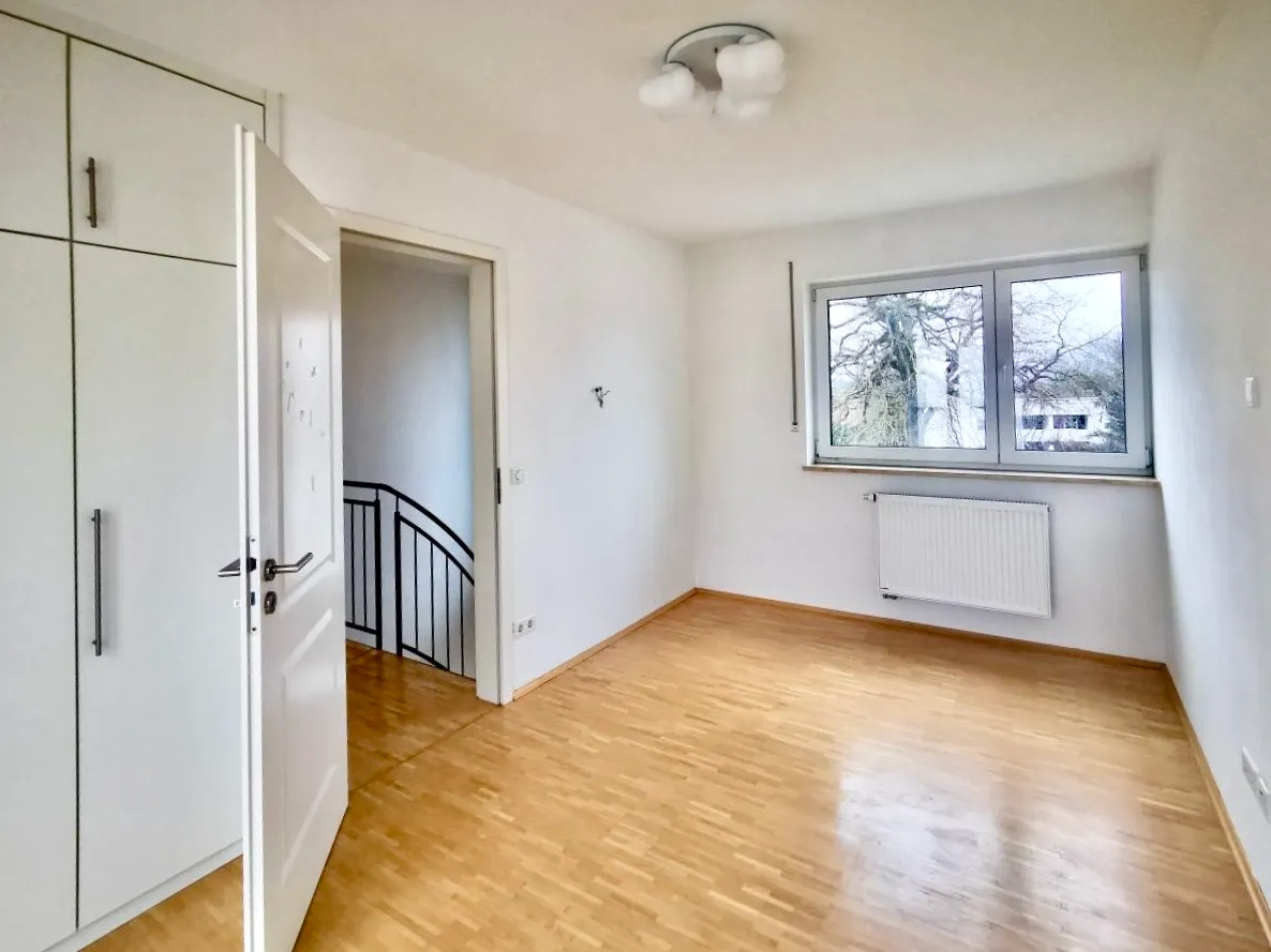 Kinderzimmer- Arbeitszimmer  1. OG