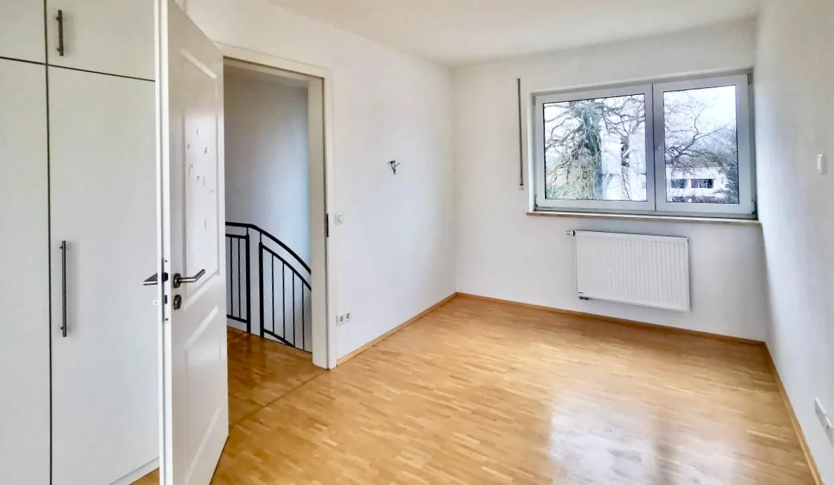 Kinderzimmer- Arbeitszimmer  1. OG