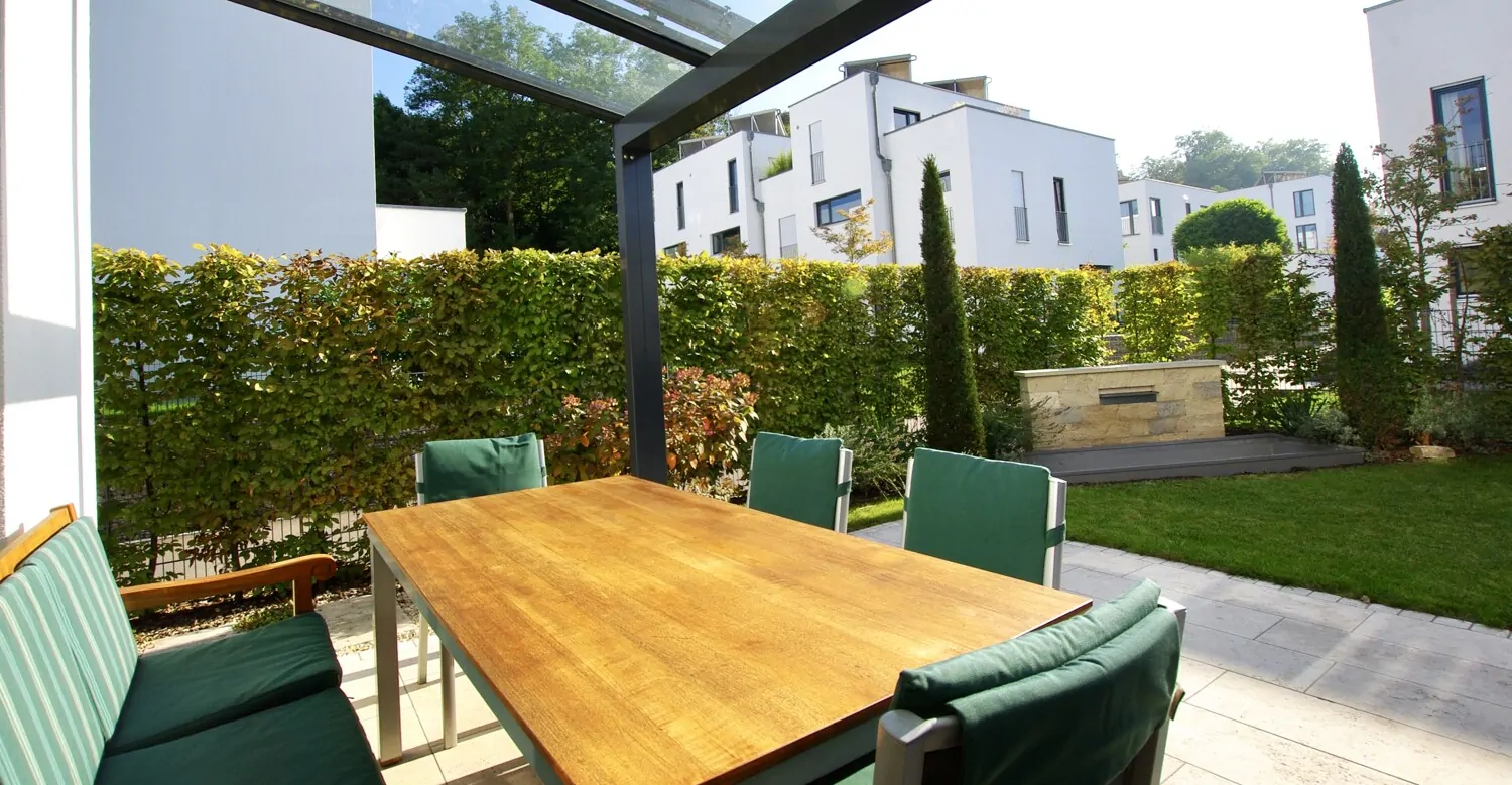 schöne Sitzgelgenheit Terrasse