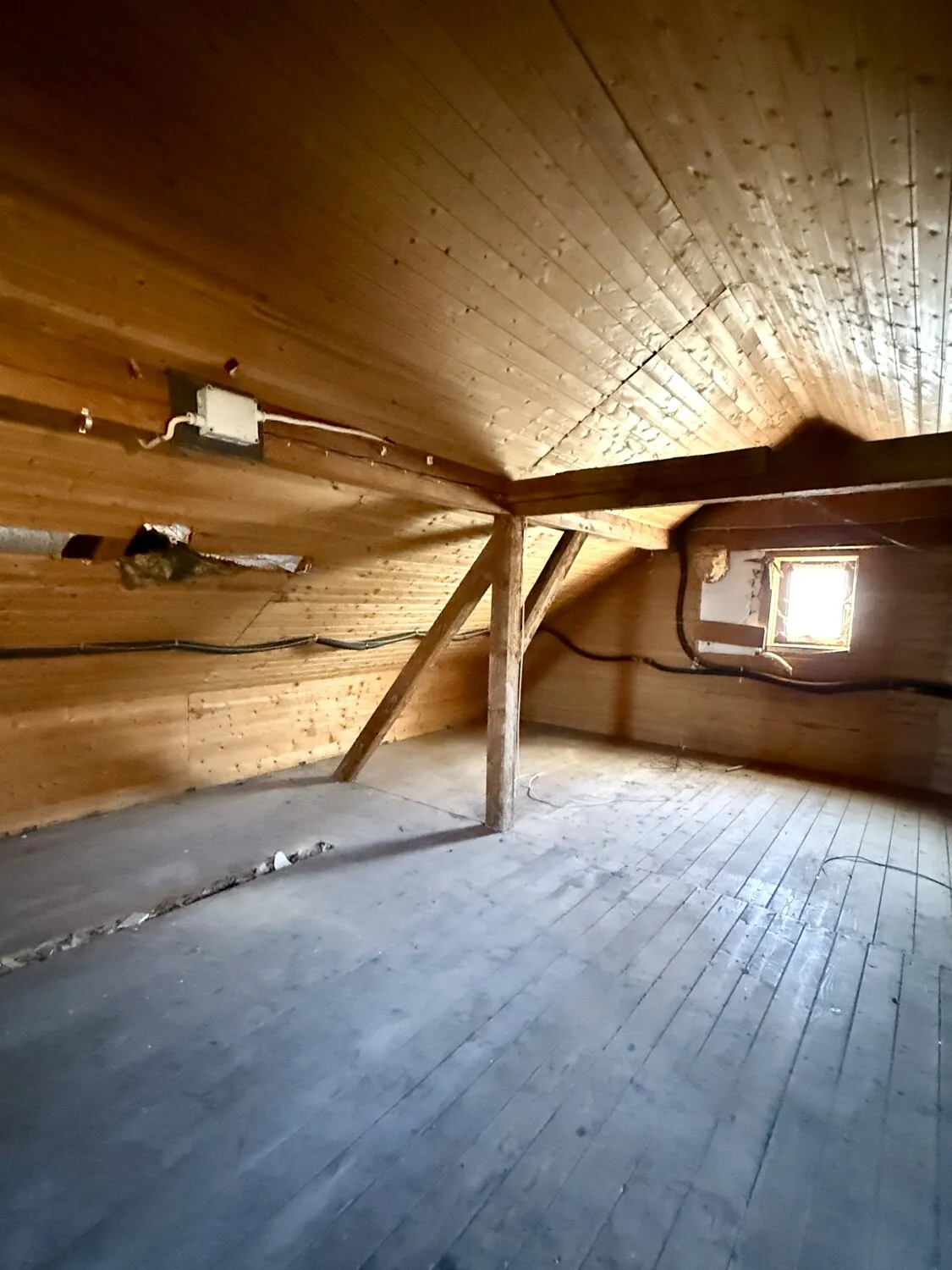 Dachgeschoss mit Ausbaupotential