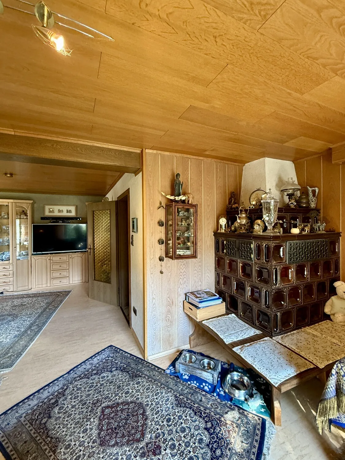 gemütlicher Kachelofen