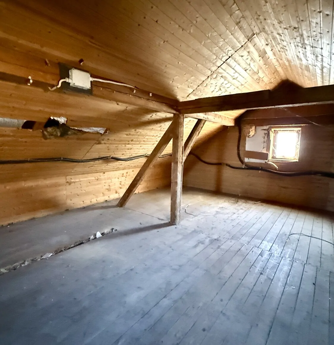 Dachgeschoss mit Ausbaupotential