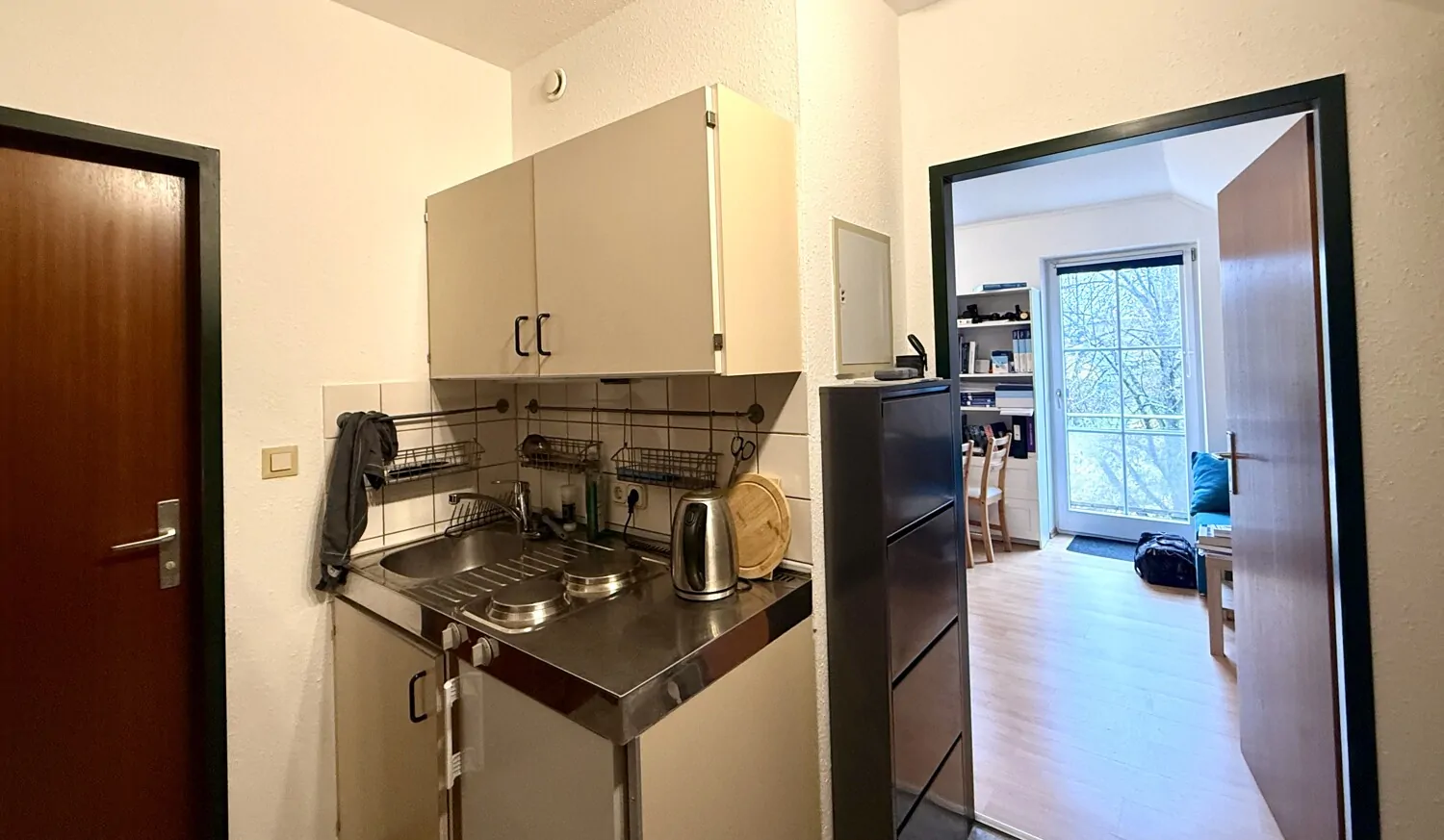 Diele mit Einbauküche