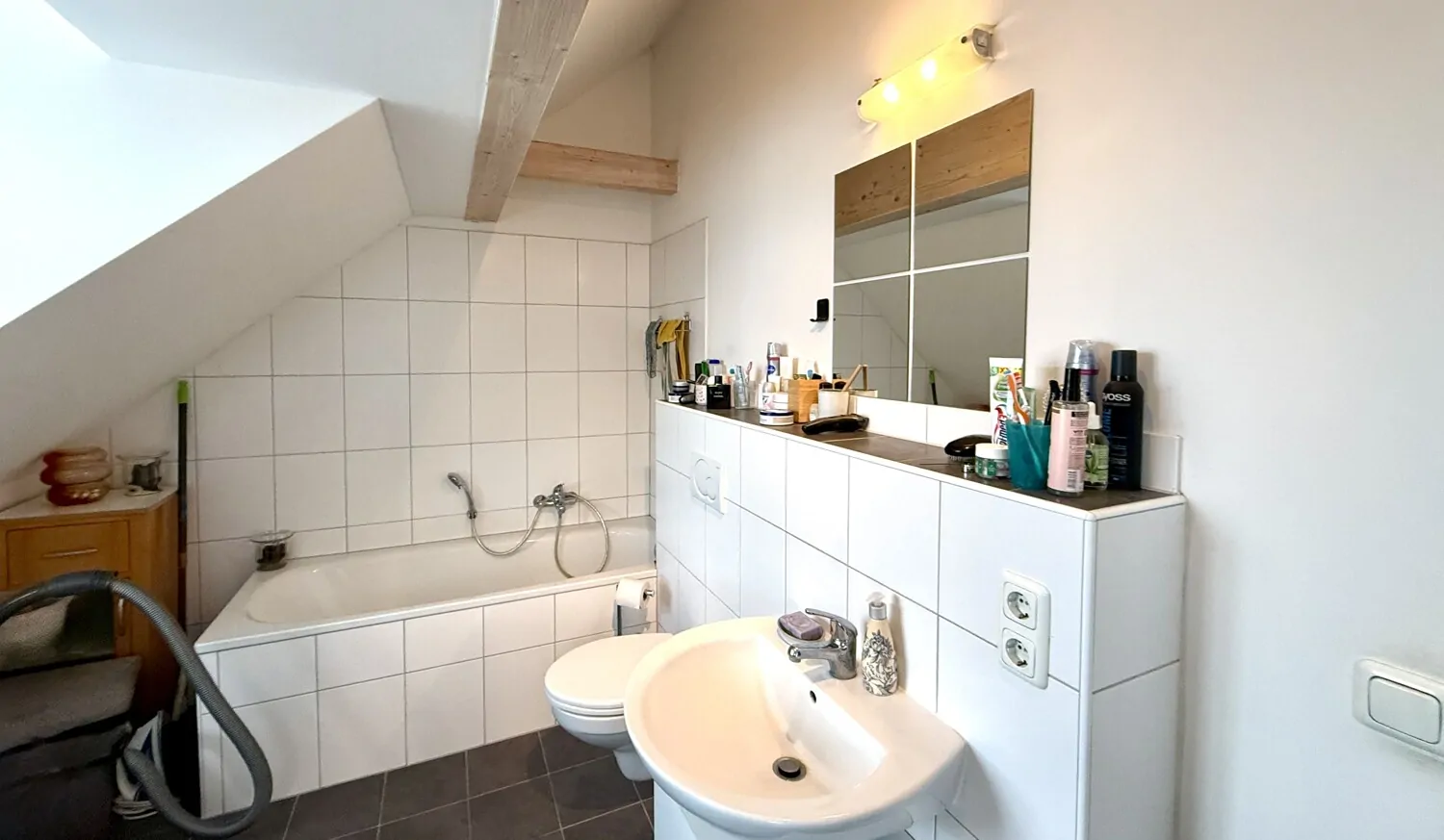 Badezimmer mit Badewanne