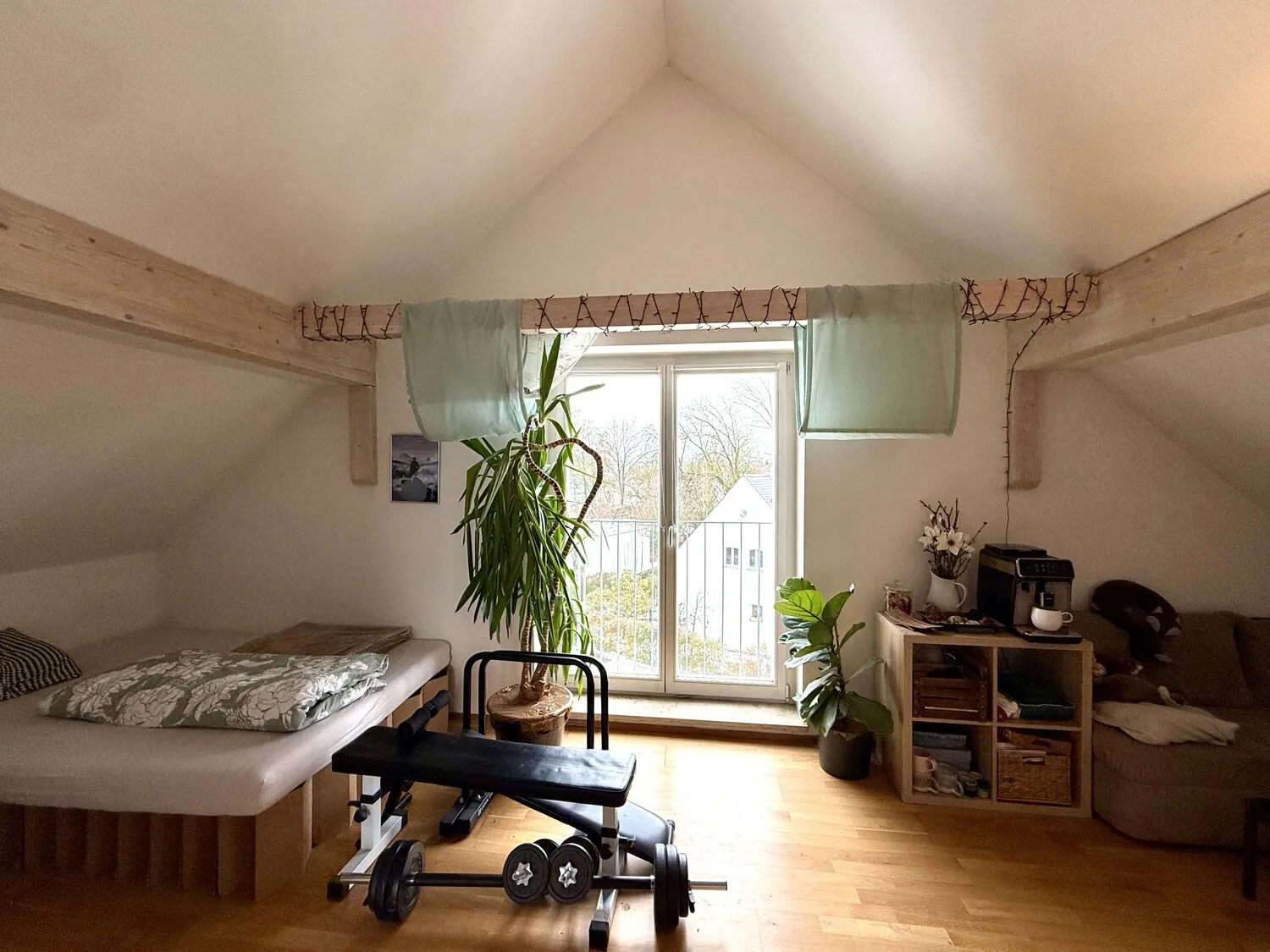 bodentiefe Fenster mit viel Tageslicht