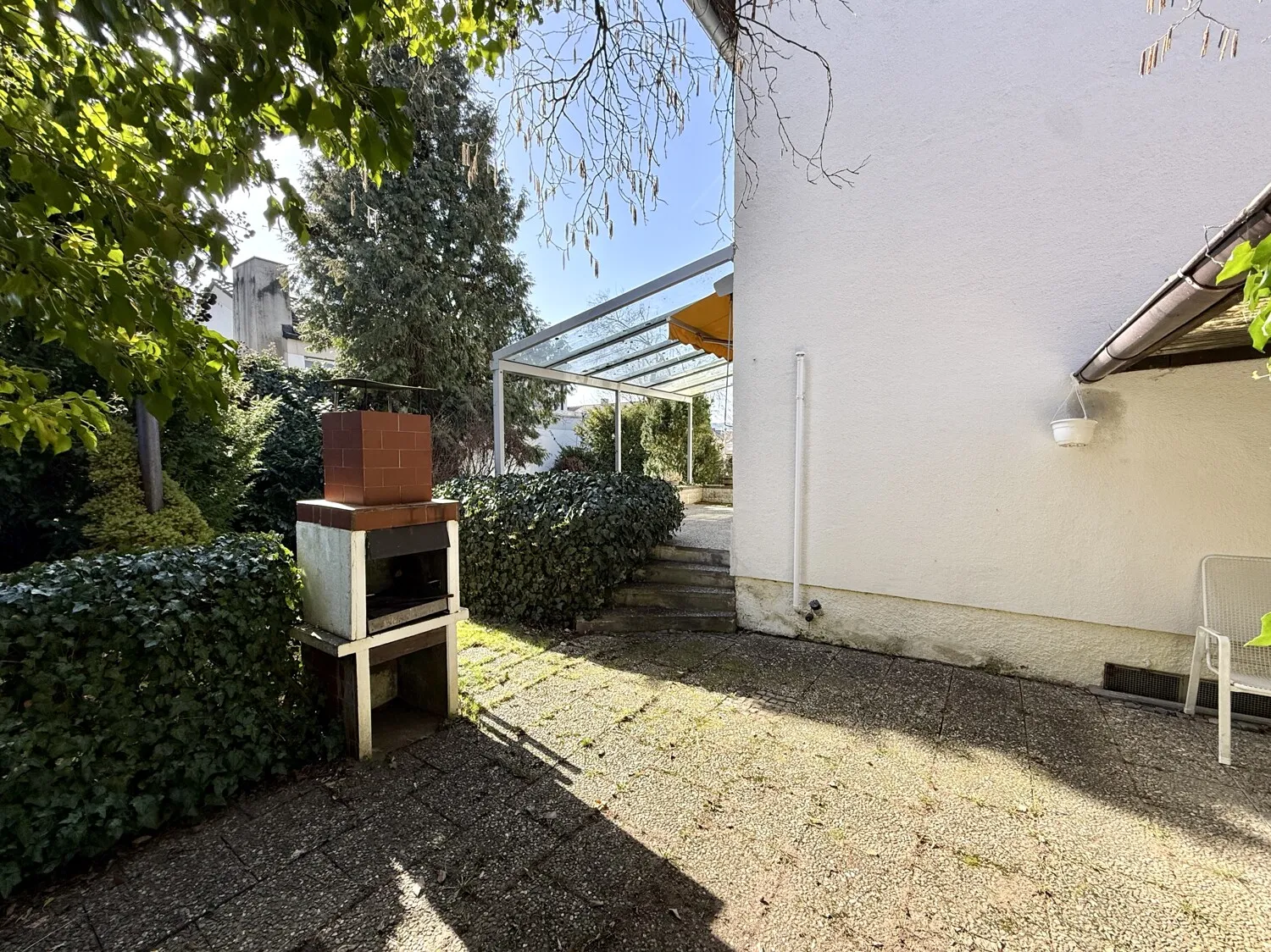 Terrasse mit Grillplatz