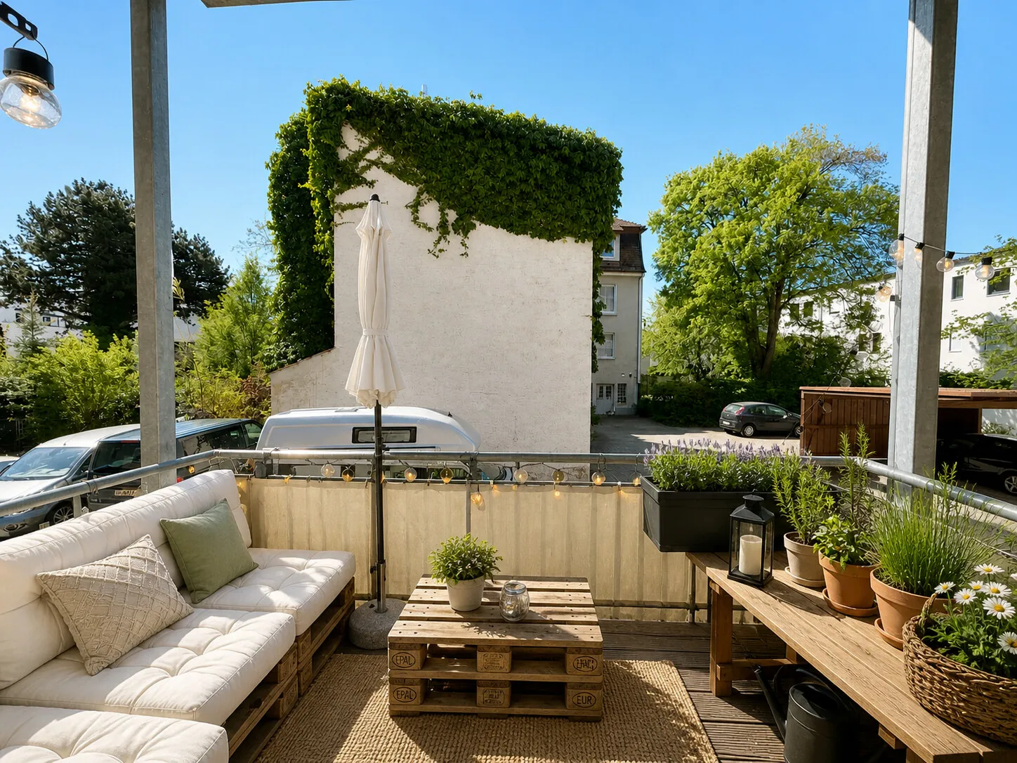 sonniger Balkon