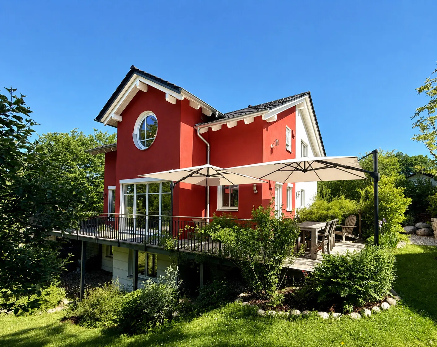 Architektenhaus in ruhiger Hanglage mit Blick ins Grüne
