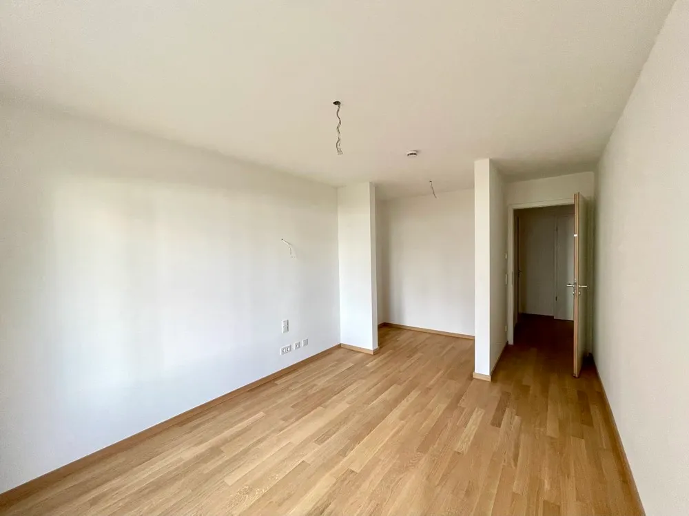 Schlafzimmer mit Ankleideraum
