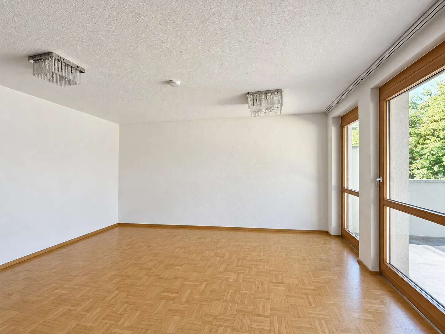 Schönes Wohngefühl mit gepflegtem Parkett – virtuell entmöbliert