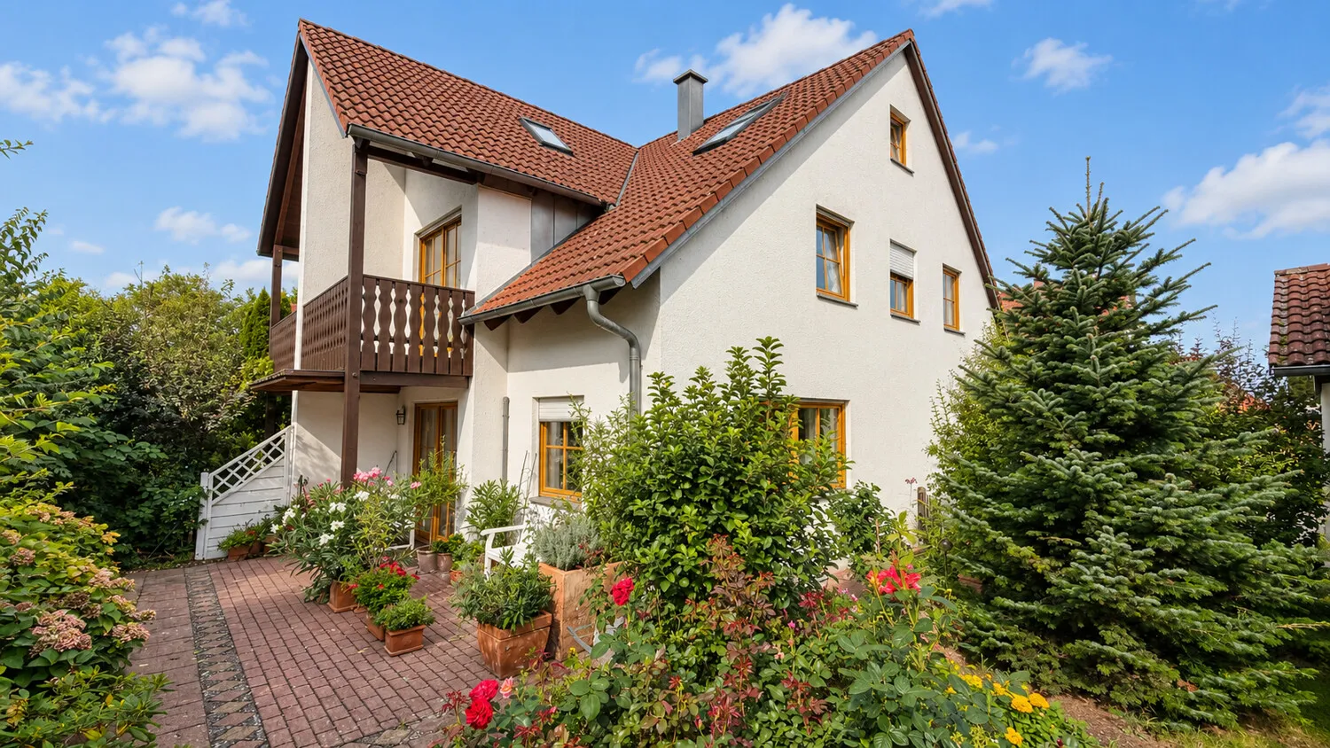 Ein Zuhause im Grünen – Gartenansicht