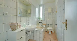 von_poll_real_estate_property_24070026K_image_16