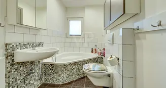 von_poll_real_estate_property_24070026K_image_24