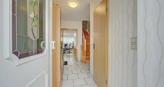 von_poll_real_estate_property_24070025_image_2