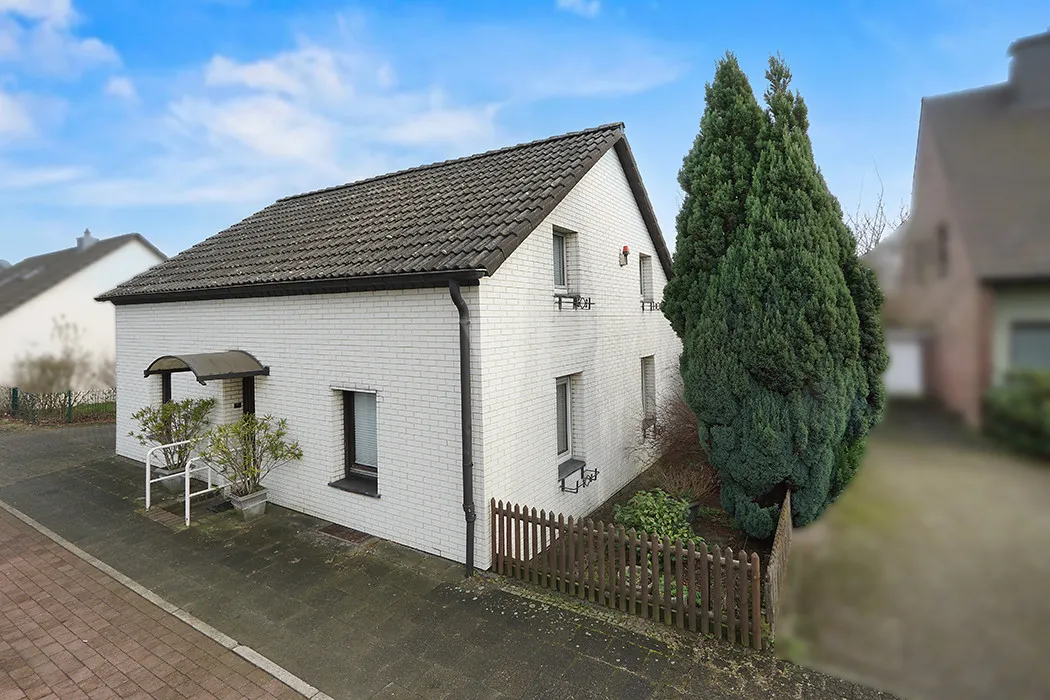 Single-level living with new heating! *ATTENTION - Investment opportunity*