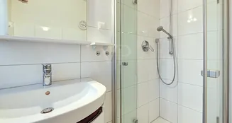 von_poll_real_estate_property_24070023A+B_image_12