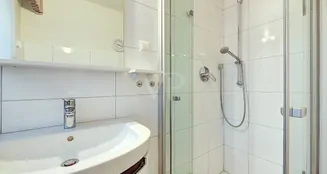 von_poll_real_estate_property_24070023A+B_image_12