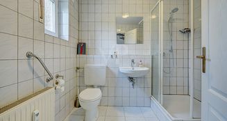 von_poll_real_estate_property_25070002NH_image_5