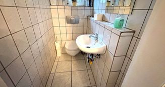 von_poll_real_estate_property_25070002NH_image_11