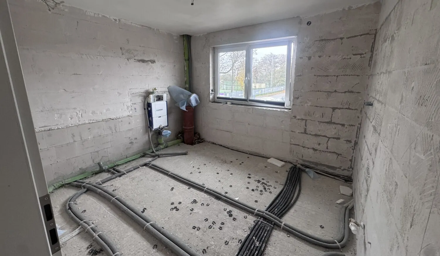 Hauptbad mit Fußboden HZ