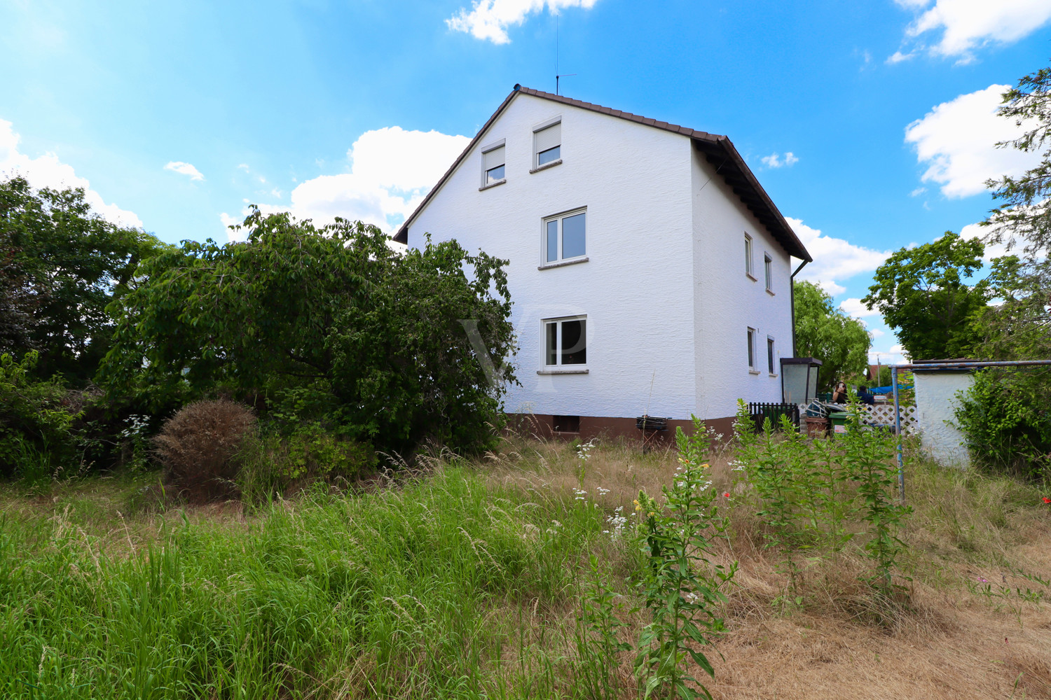 Renovierungsjuwel mit großem Garten – gestalten Sie Ihr Traumhaus