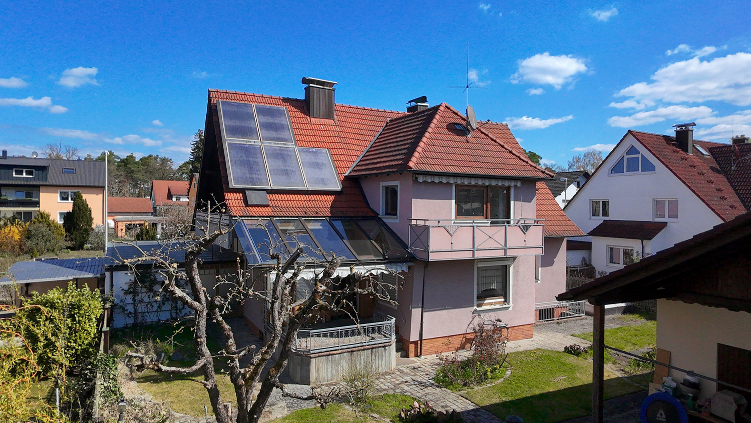 Freistehendes Einfamilienhaus in begehrter Lage mit viel Potenzial - ER-Dechsendorf