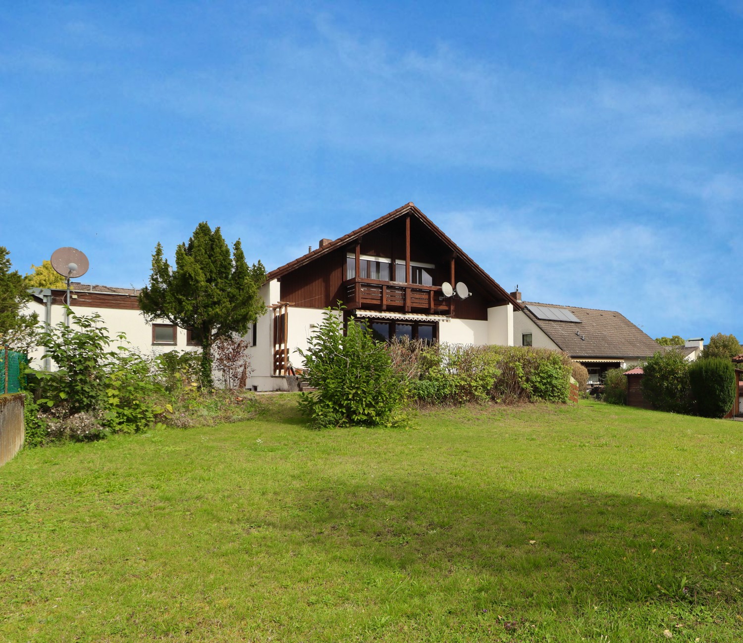 Charmantes Einfamilienhaus mit Solaranlage und teilbarem Grundstück!