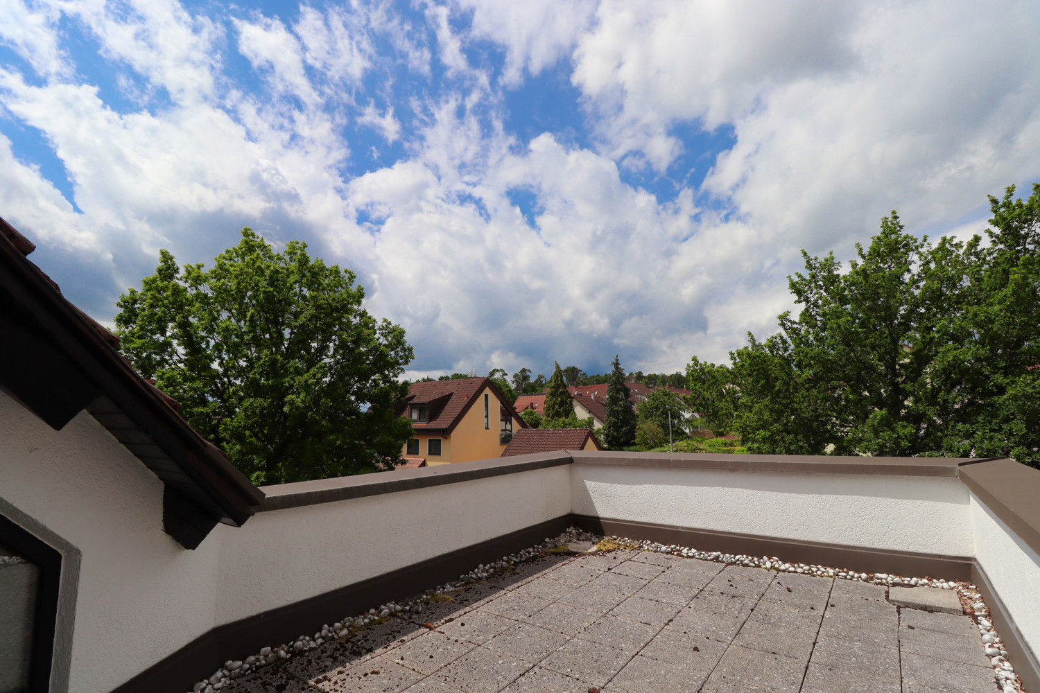 Helle Eigentumswohnung mit Panoramablick und Doppelt-Terrassen