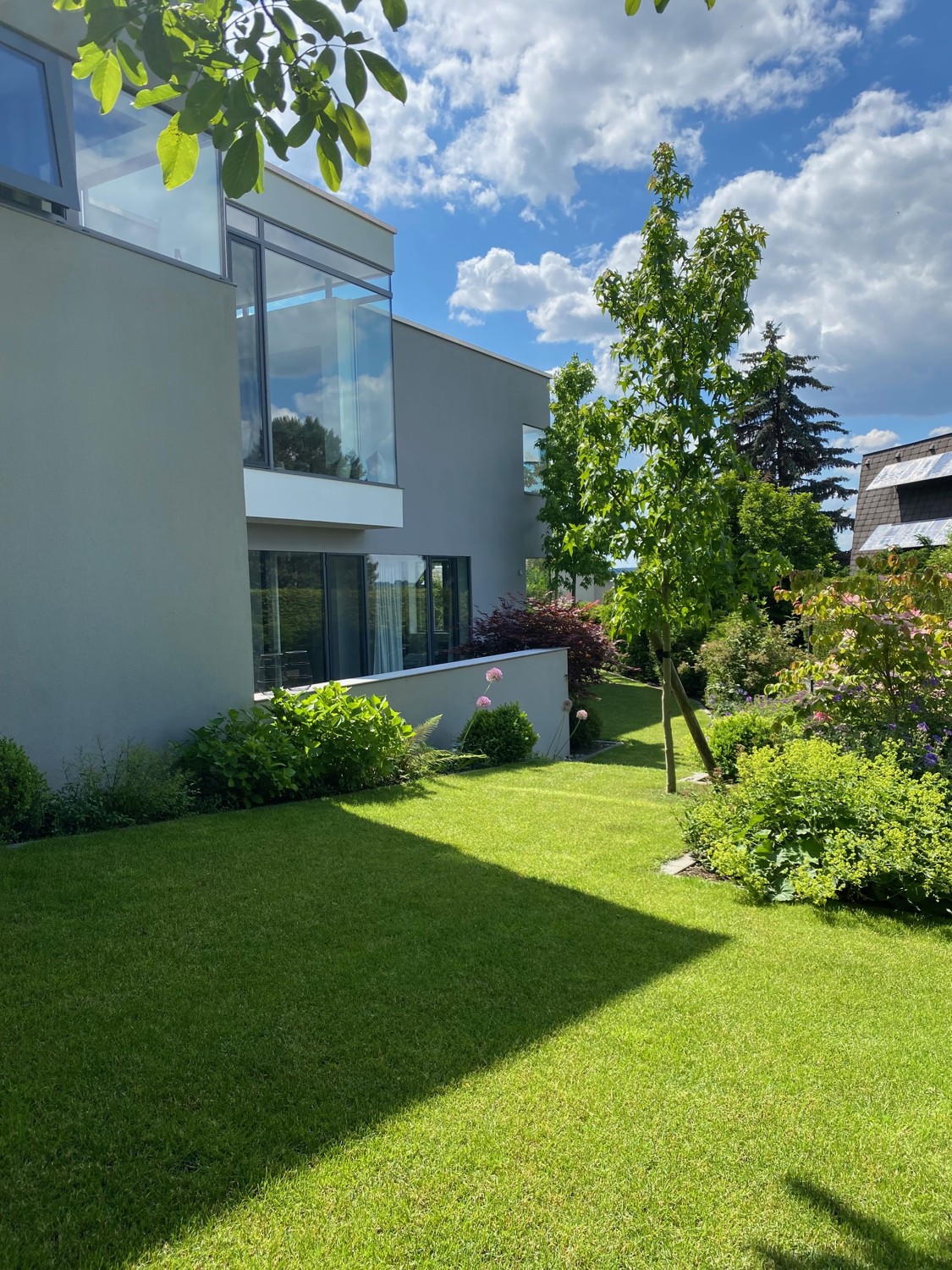 Lichtdurchflutet Leben auf höchstem Niveau 
Herrlicher Blick in die Natur, Pool 
Neunkirchen am Brand