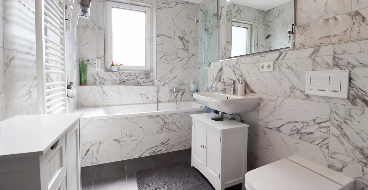 Moderne Erdgeschoßwohnung mit herrlichem eigenen Garten.  Neuwertig, 4 Zi, nähe FAU und zentrumsnah