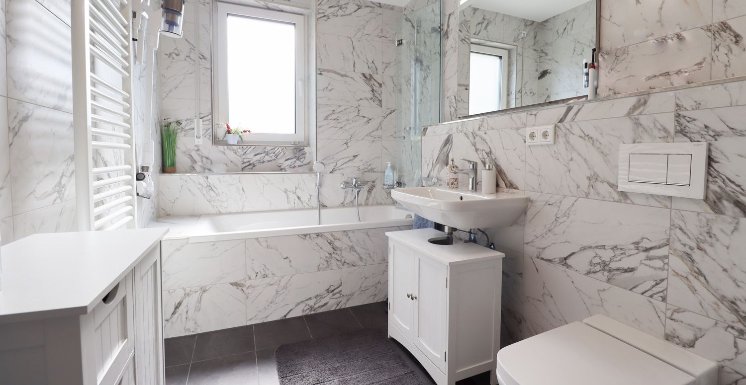 Moderne Erdgeschoßwohnung mit herrlichem eigenen Garten.  Neuwertig, 4 Zi, nähe FAU und zentrumsnah