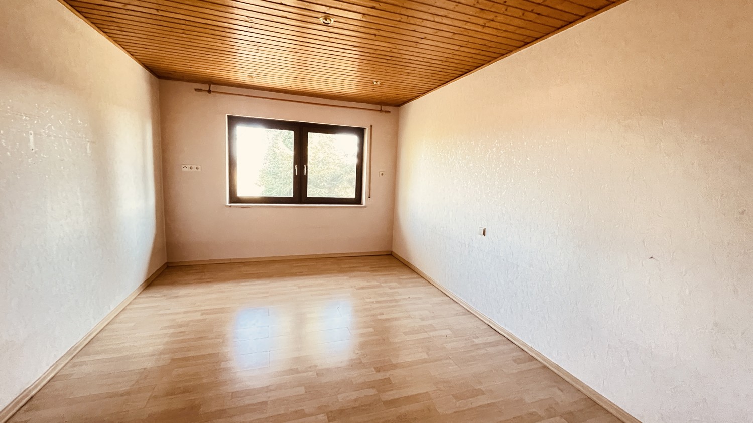 Einfamilienhaus mit Einliegerwohnung – Ideal gelegen zwischen Erlangen und Forchheim