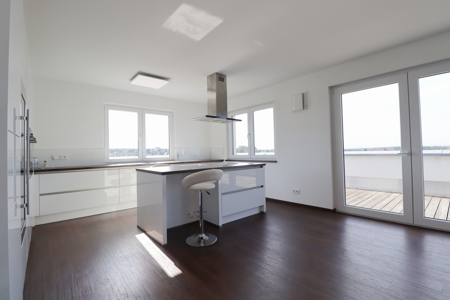 Wohnen mit Weitblick – elegantes Penthouse mit Panoramaterrasse & 3 Stellplätzen