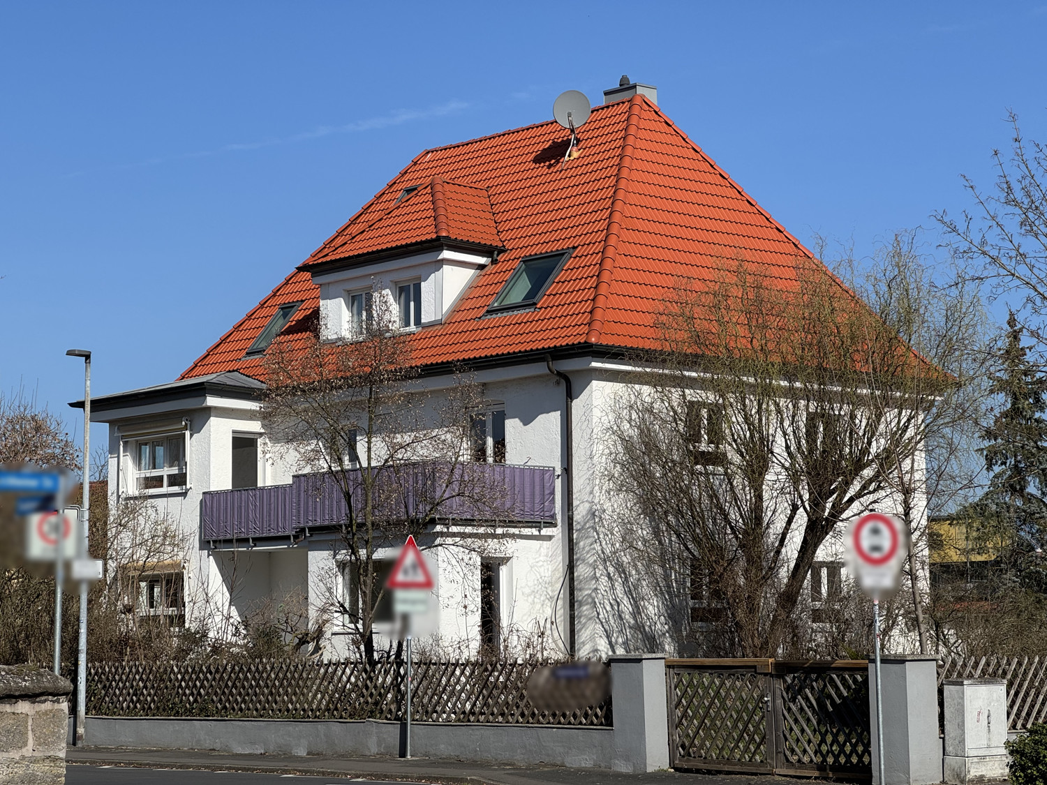 Attraktives 2-Familienhaus+Apartment in beliebter Lage Baiersdorf - Anleger aufgepasst!