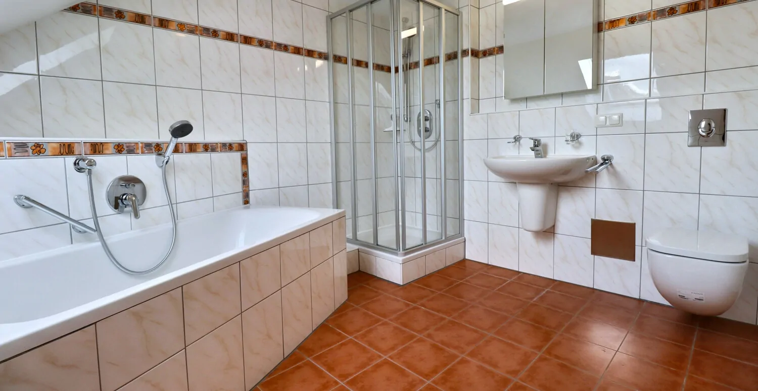 Lichtdurchflutete Dachgeschoss Wohnung