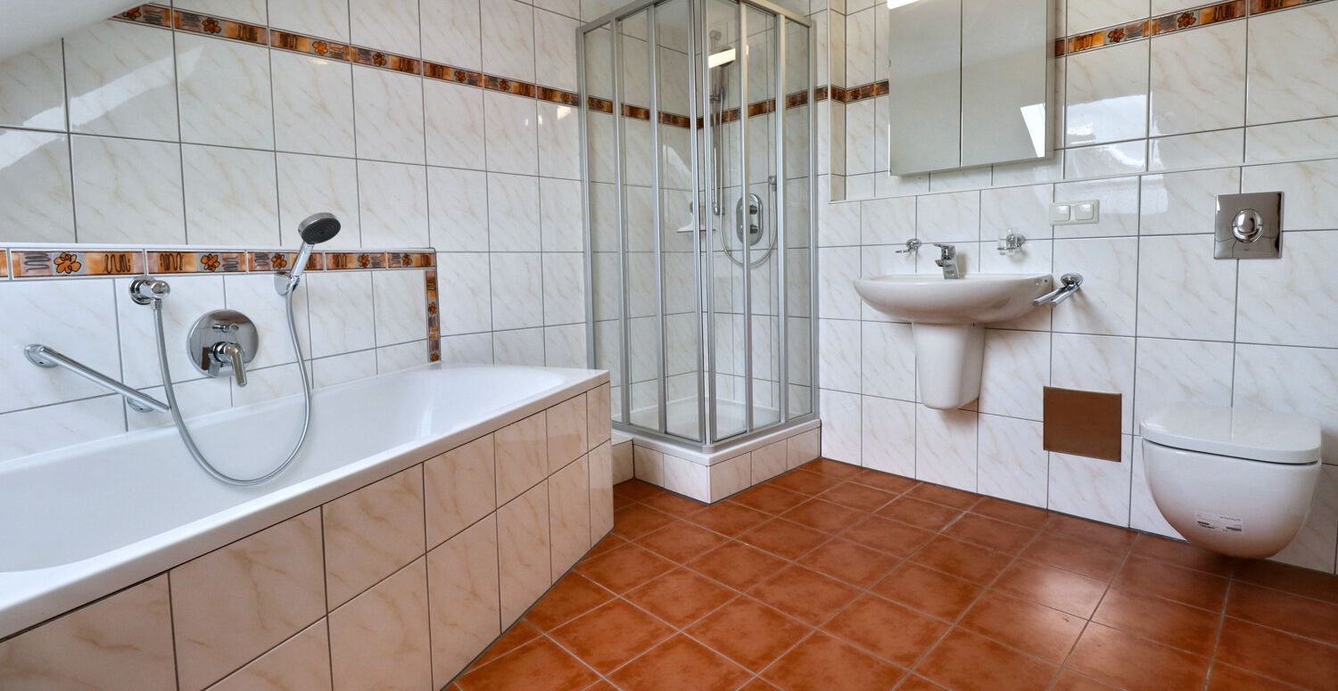 Lichtdurchflutete Dachgeschoss Wohnung