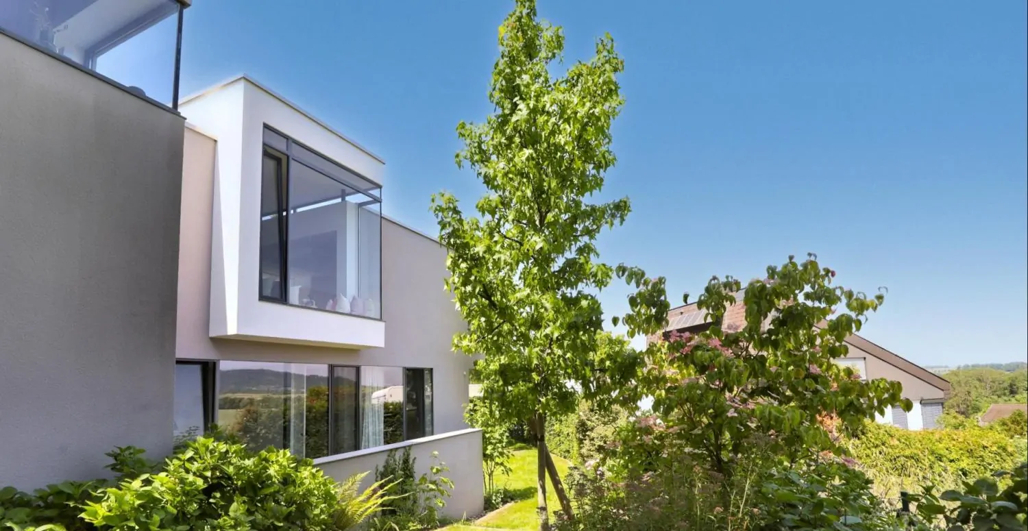 Architektenbungalow,  hell, großzügig + luxuriös ausgestattet,  Pool, Garage, fantastischer Garten