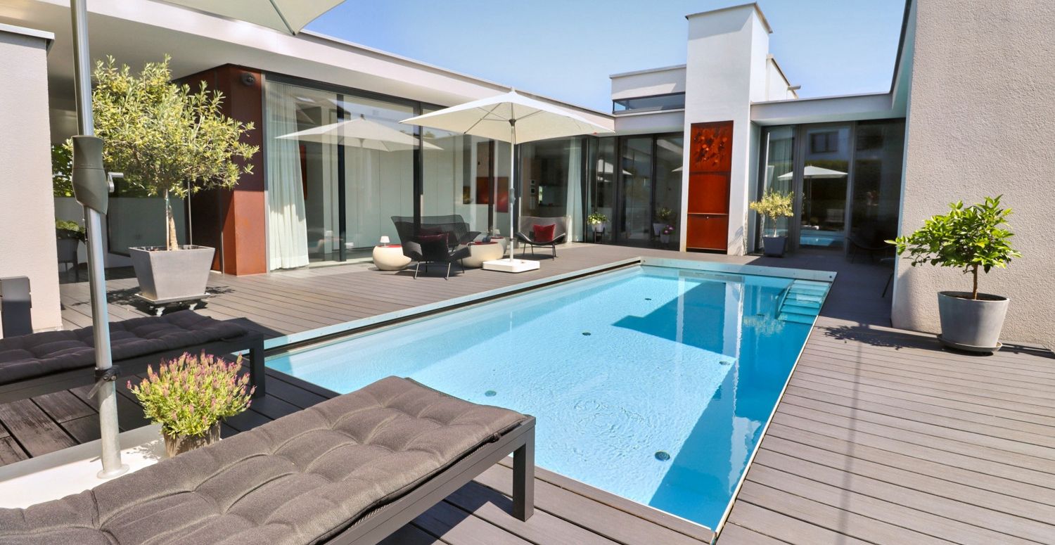 Architektenbungalow,  hell, großzügig + luxuriös ausgestattet,  Pool, Garage, fantastischer Garten
