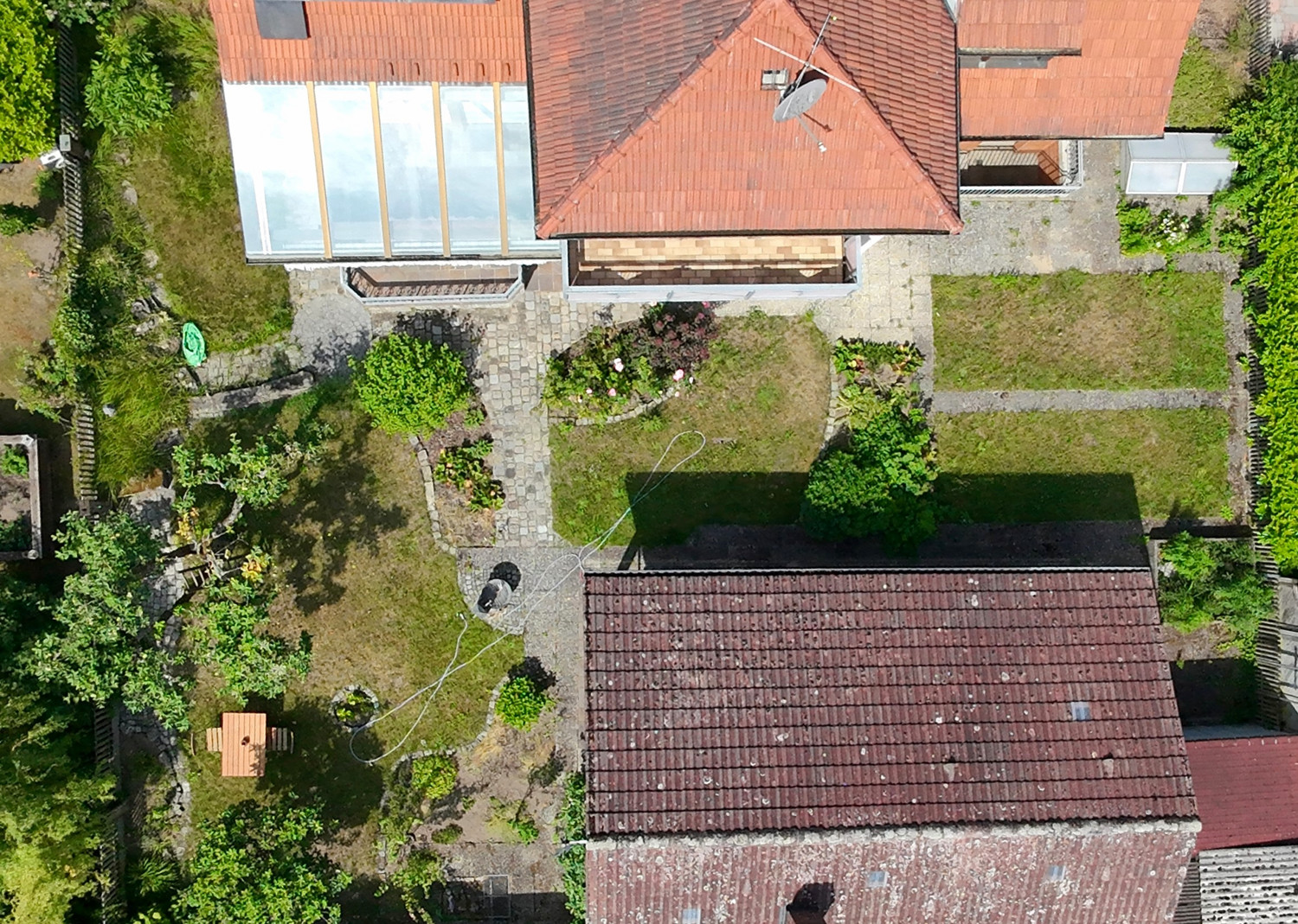 Freistehendes Einfamilienhaus in begehrter Lage mit viel Potenzial, ruhige Lage, herrlicher Garten