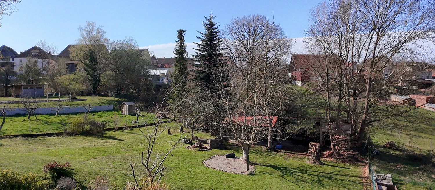 Traumhaftes Zweifamilienhaus am Walberla – Wohnen, wo andere Urlaub machen