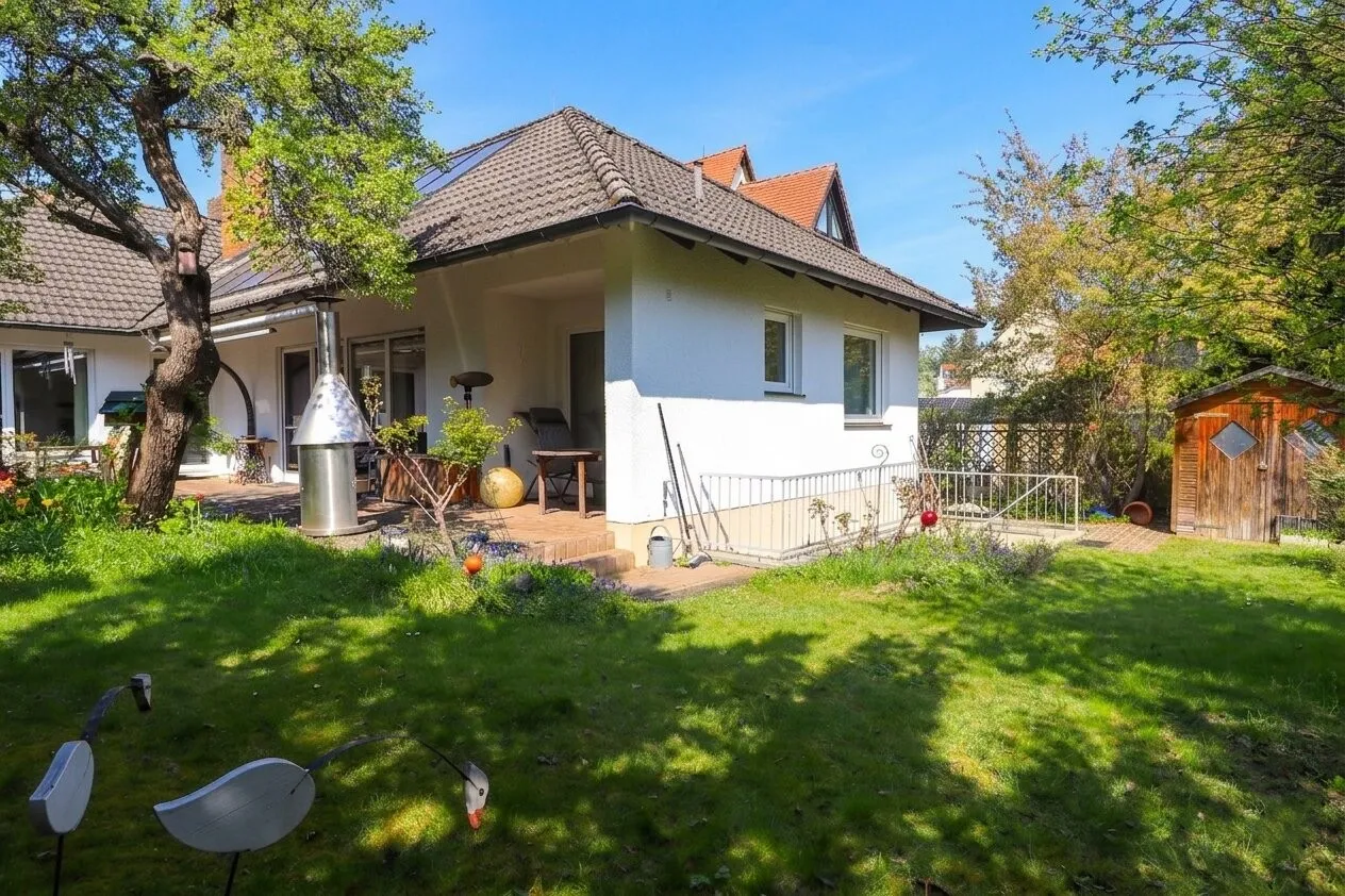 Gartenansicht mit Grünfläche
