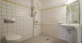 von_poll_real_estate_property_26125019_image_4