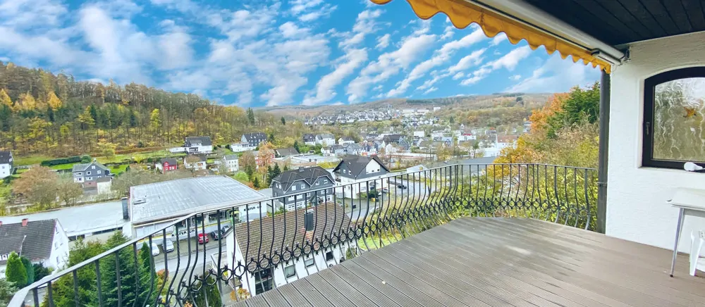 Loggia mit elektr. Markise