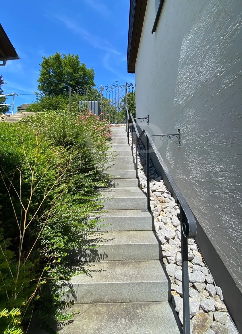 Außentreppe zu den Gargen