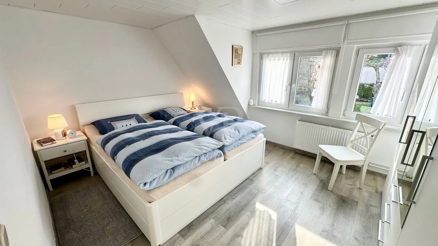Schlafzimmer DG
