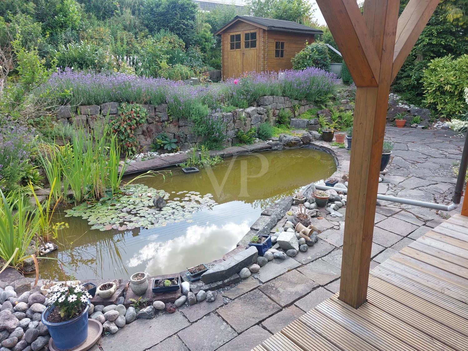 Teich, Gartenschuppen