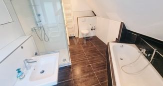 von_poll_real_estate_property_25049019_image_2