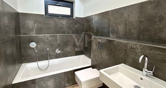 von_poll_real_estate_property_25049023_image_9