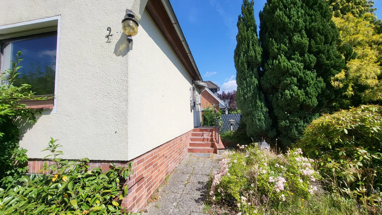 Weg zum Eingang