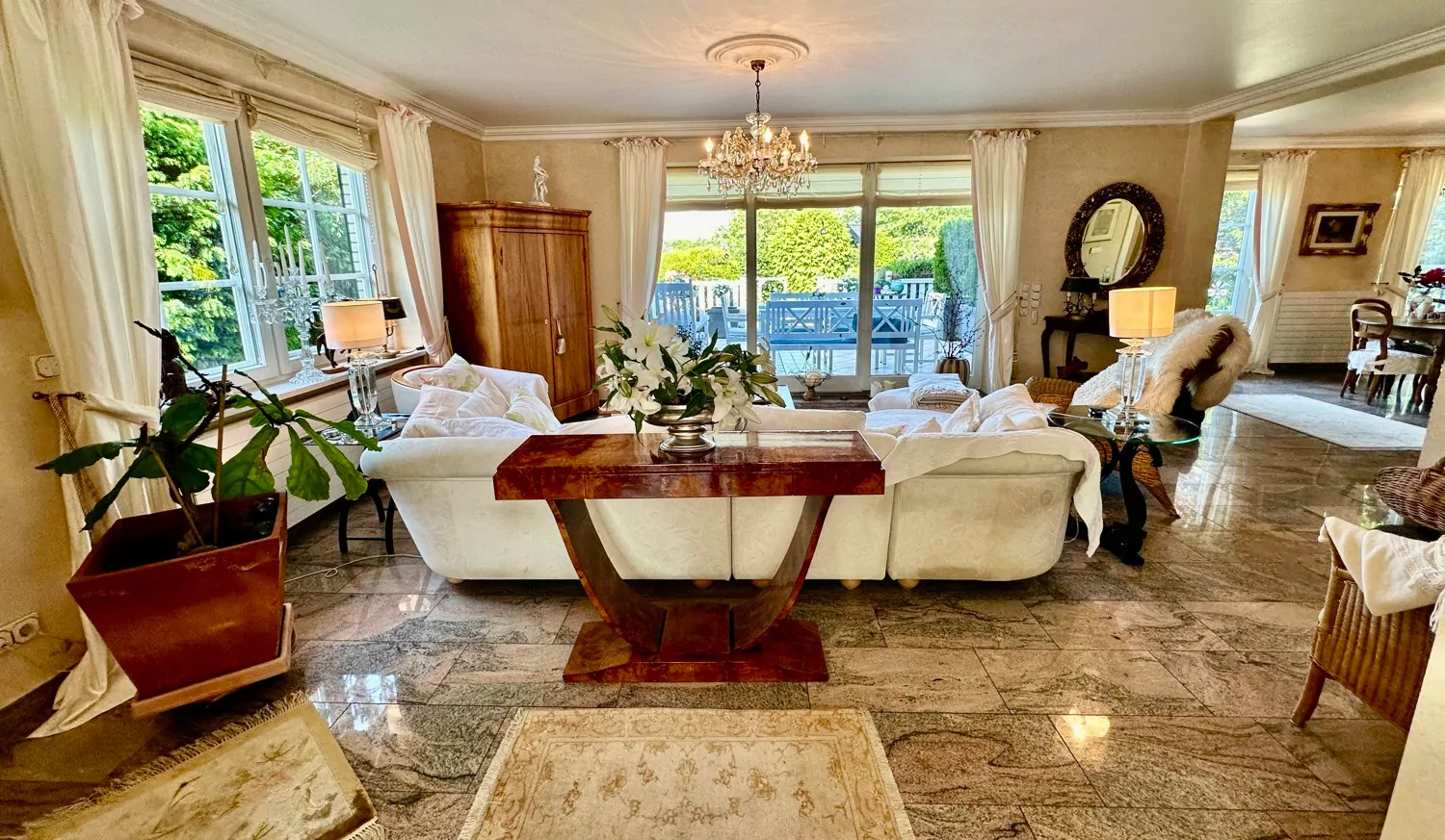 Wohnen mit Blick zur Terrasse / Garten